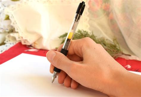 how to hold calligraphy pen and the importance of posture in writing